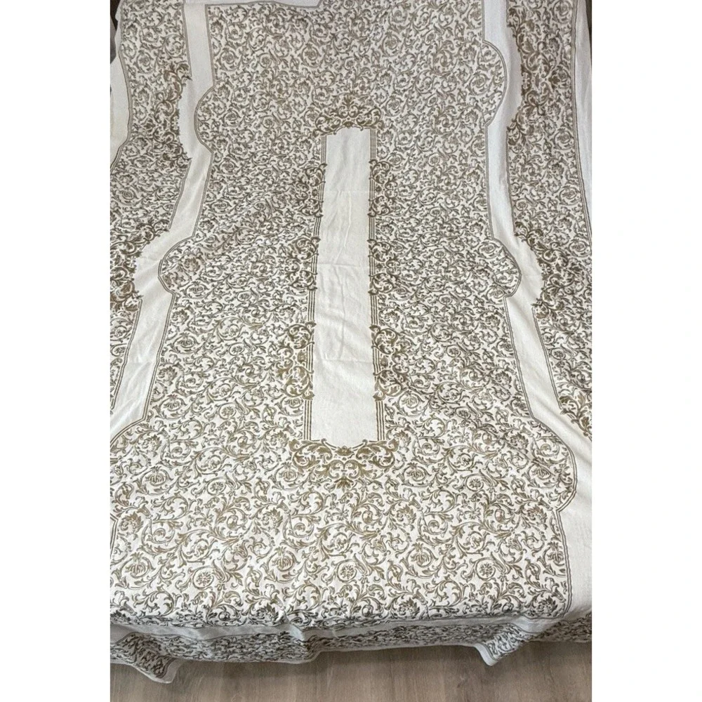Formal Tablecloth Elegant Filigree Gold White Arabesque 66x104 Holiday Arches‎